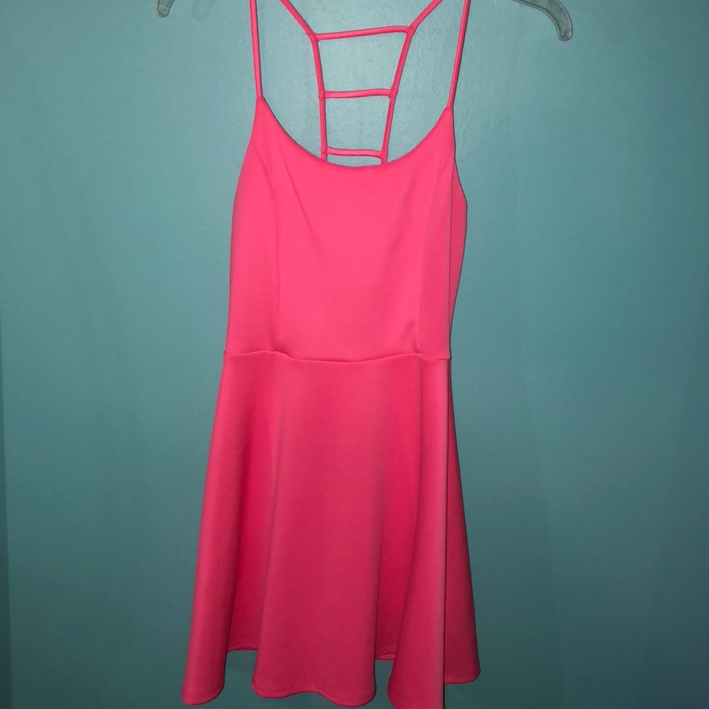 pink flowy dress